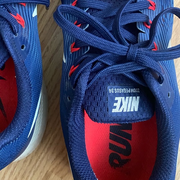 Nike Zoom Sneakers - Picture 9 of 9